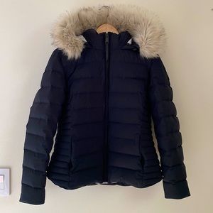 Timberland - Black warm and cozy timberland jacket with faux fur. Perfect cond.
